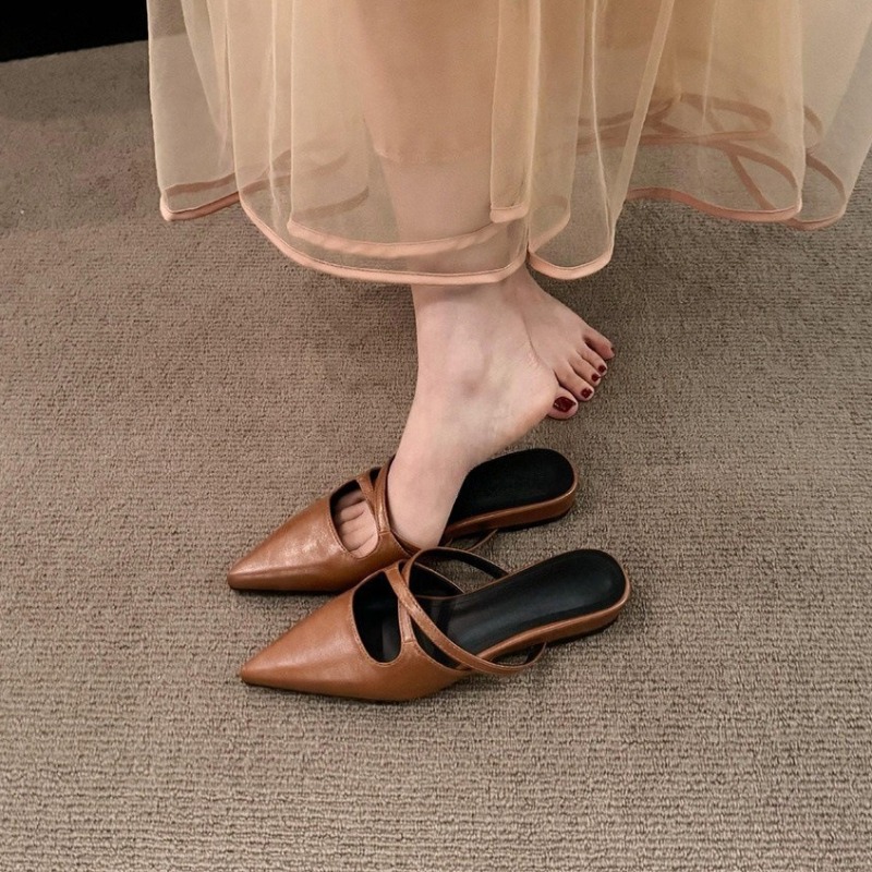 Women'S Accessories Trends 2025 - 2025 New French Chunky Heel Pointed